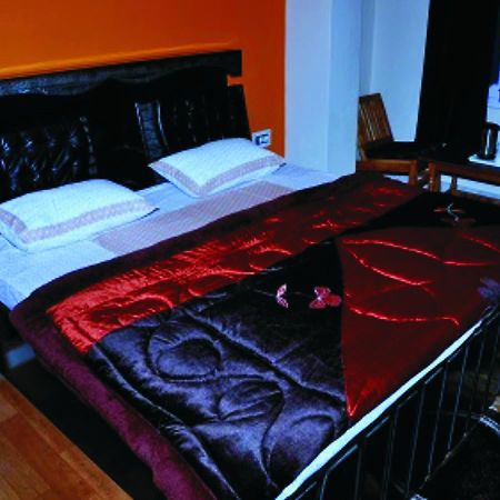 Hotel Mansarovar Banjar Екстер'єр фото