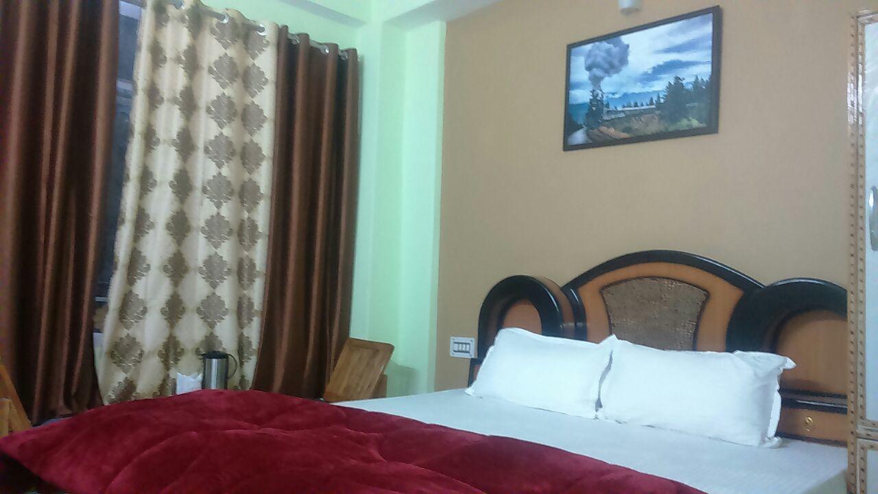 Hotel Mansarovar Banjar Екстер'єр фото